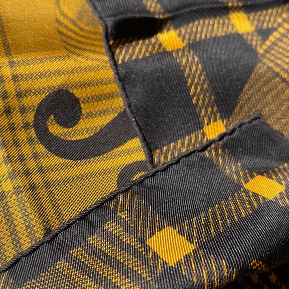 Christian Dior Vintage Silk Scarf in retro print - Picture 16 of 16